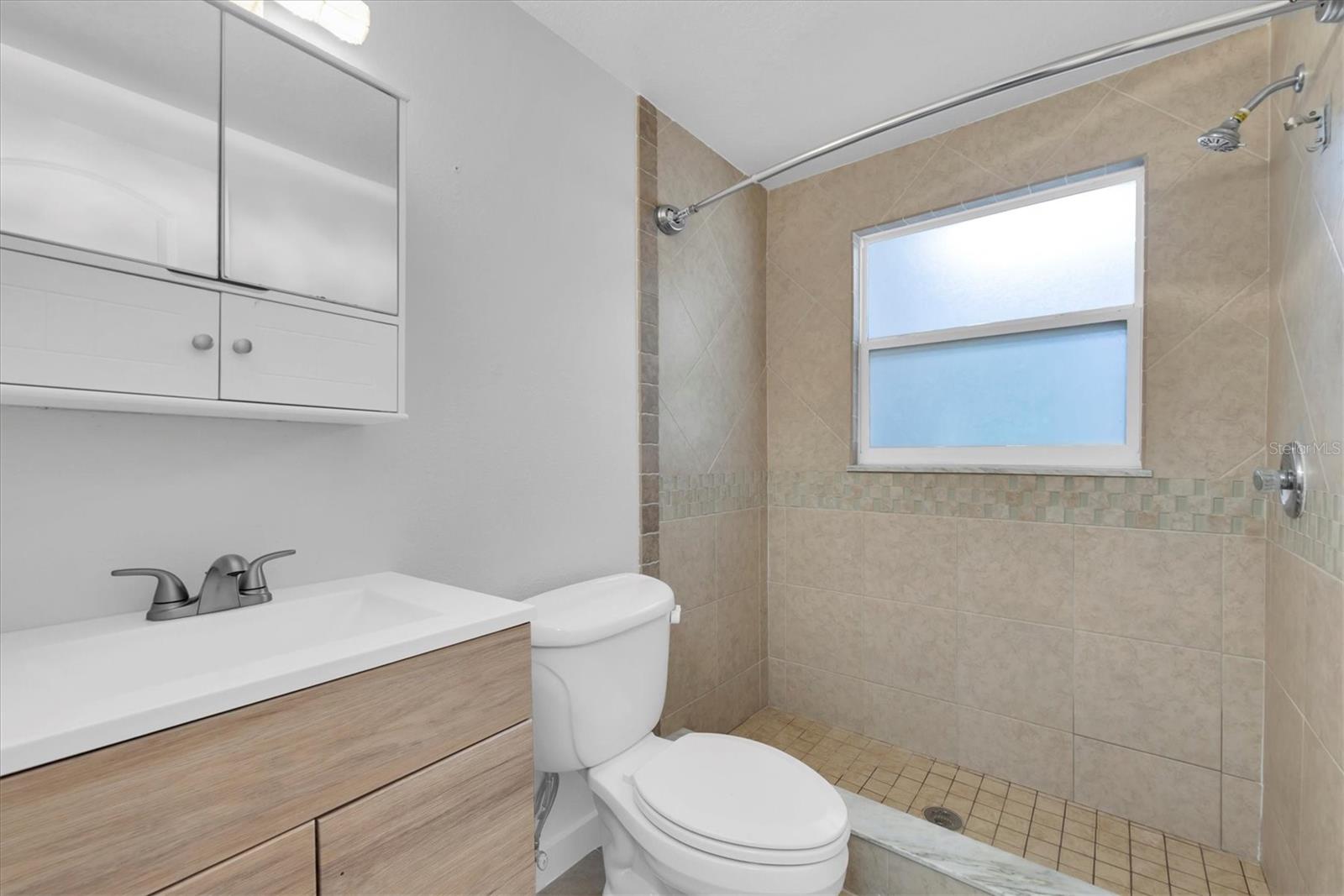 Listing photo id 32 for 5630 Denver Street Ne