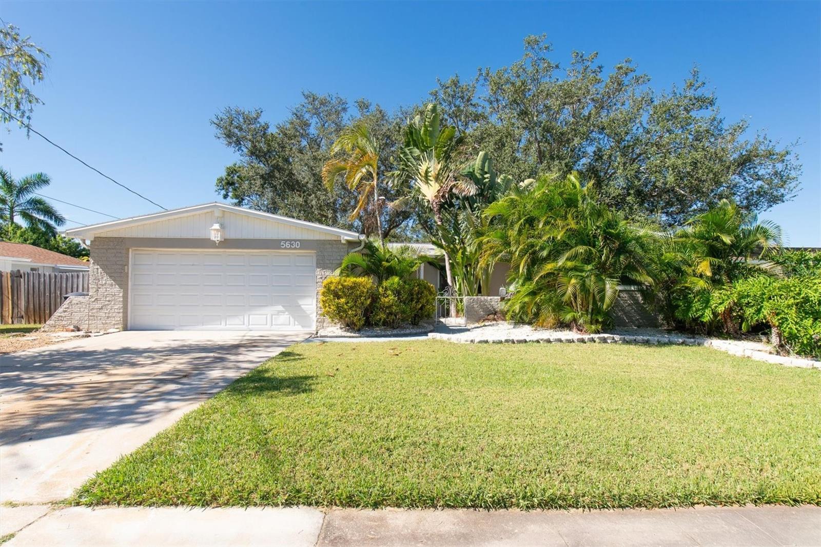 Listing photo id 35 for 5630 Denver Street Ne