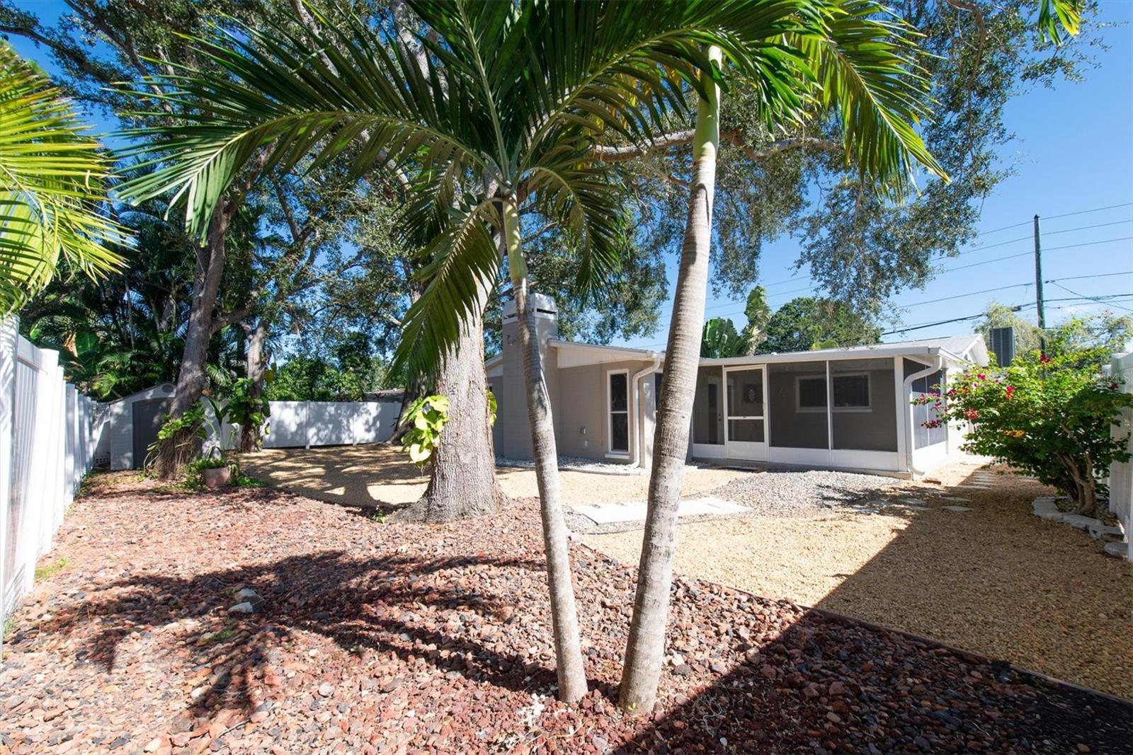 Listing photo id 41 for 5630 Denver Street Ne