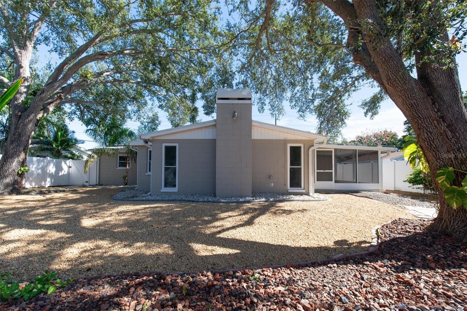 Listing photo id 45 for 5630 Denver Street Ne