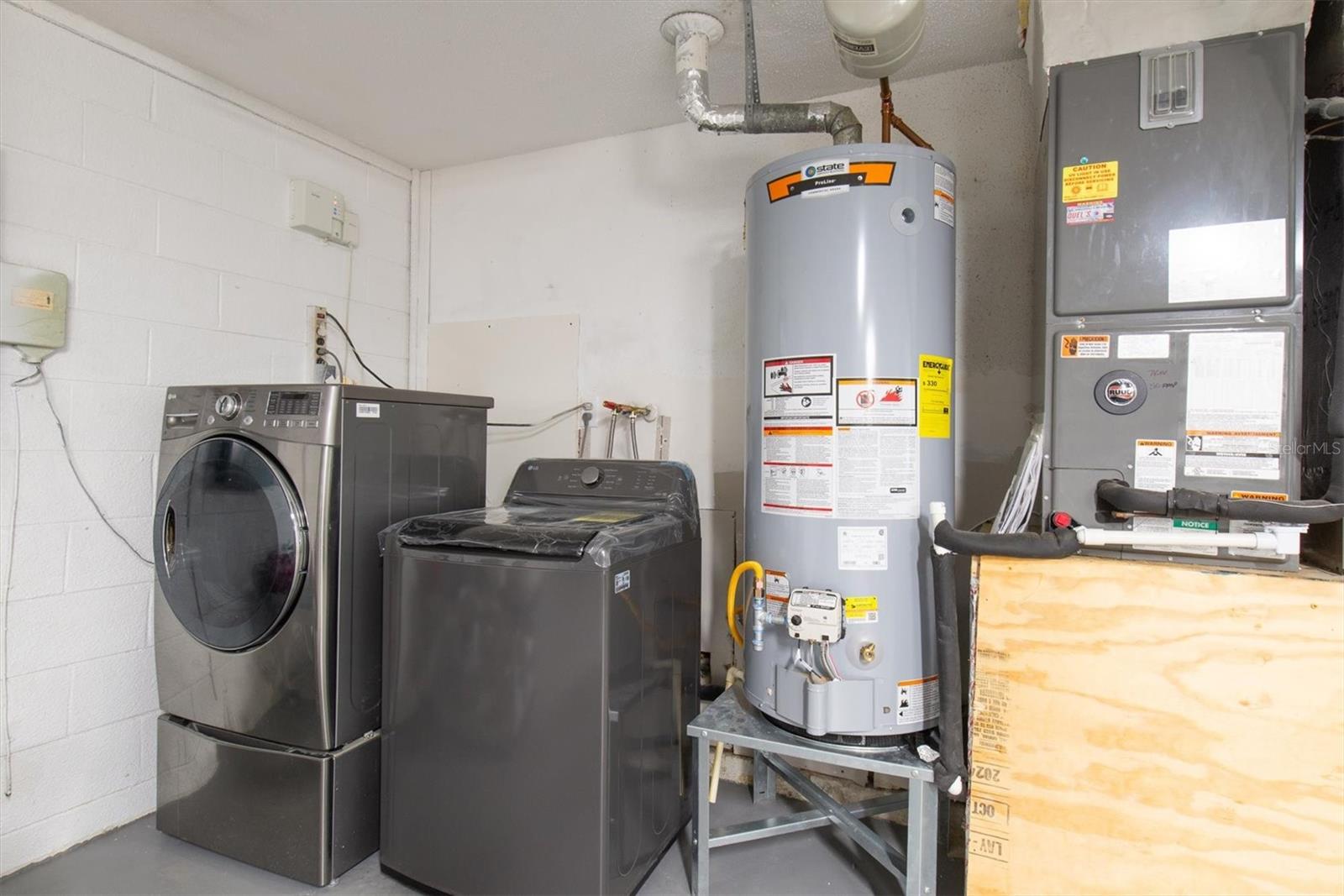 Listing photo id 46 for 5630 Denver Street Ne