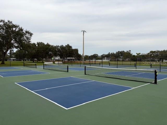 Listing photo id 51 for 5630 Denver Street Ne