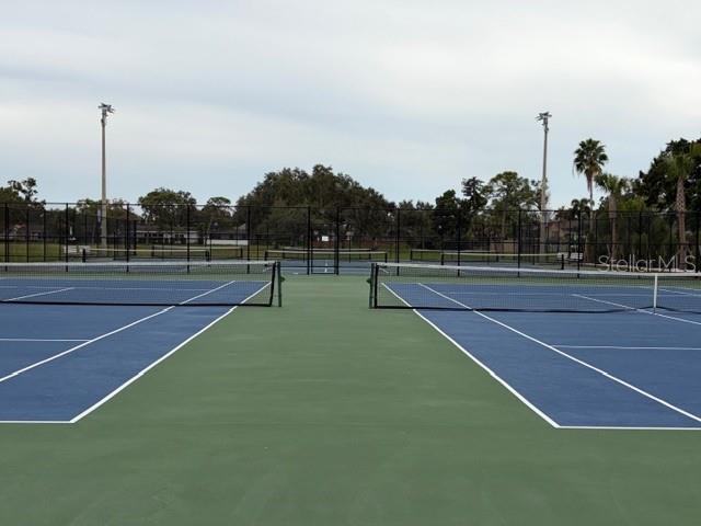 Listing photo id 52 for 5630 Denver Street Ne