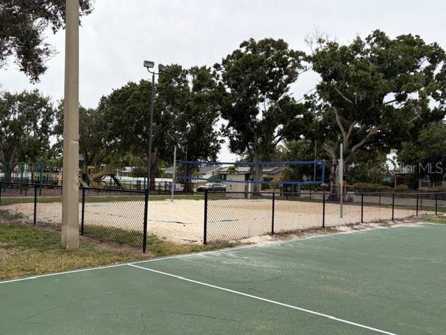 Listing photo id 53 for 5630 Denver Street Ne