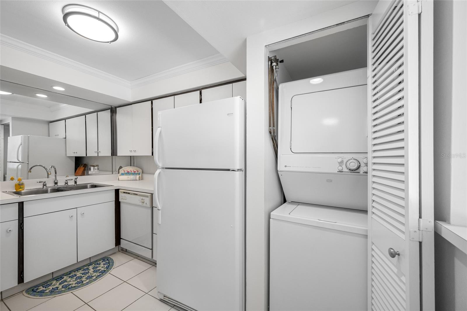 Image 12 of 37 For 1351 Gulf Boulevard 116