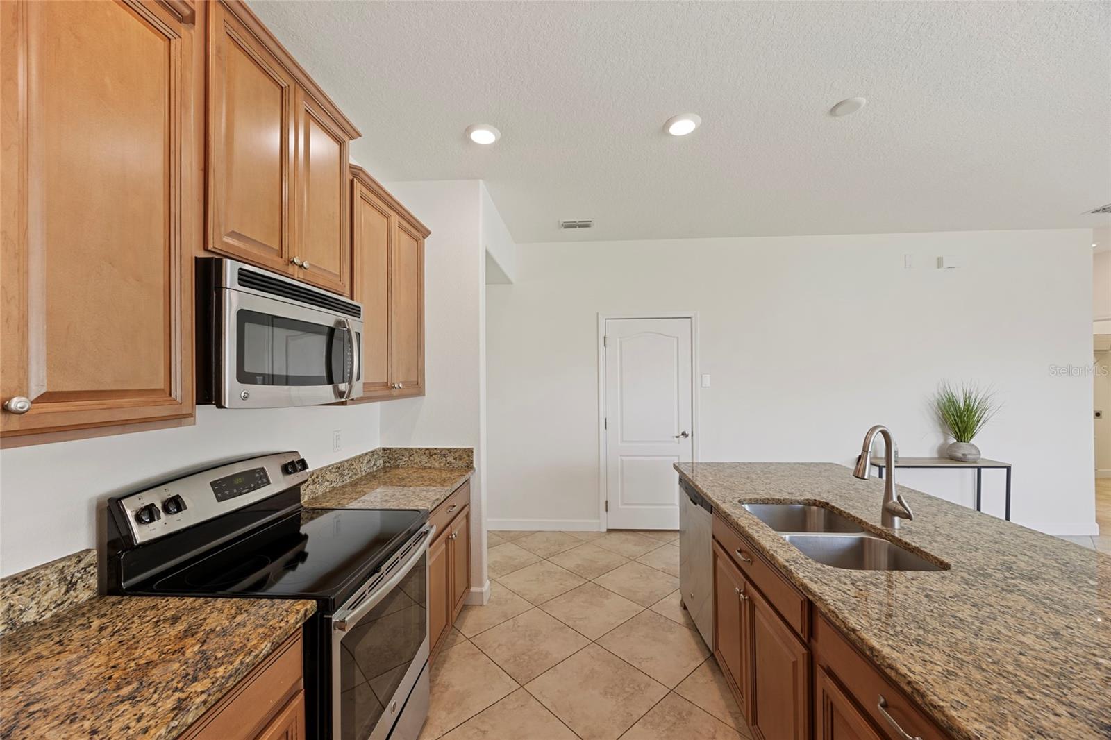 Image 11 of 58 For 19485 Paddock View Drive