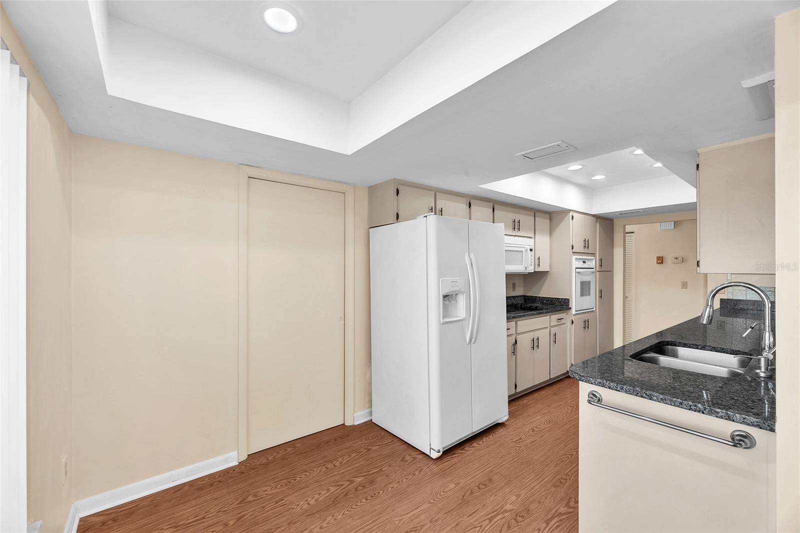 Image 21 of 30 For 1722 Coco Palm Circle