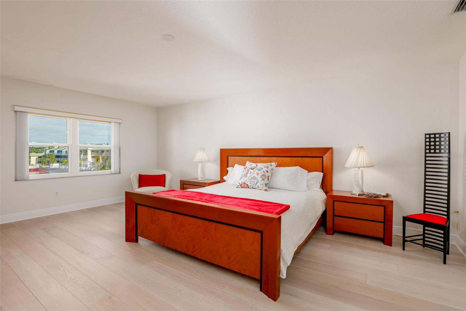 Image 27 of 48 For 150 117th Avenue