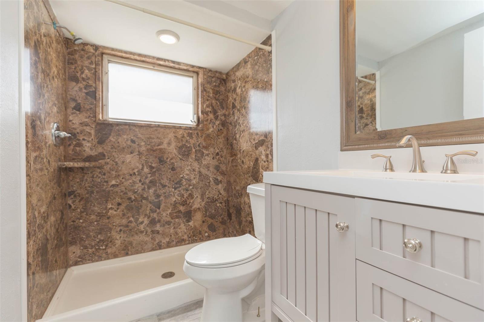 Image 15 of 25 For 12814 Kings Manor Avenue