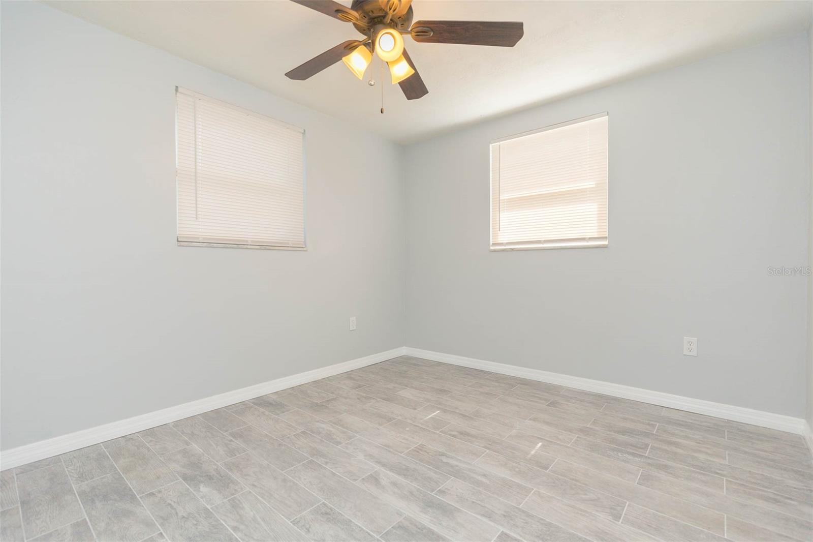 Image 18 of 25 For 12814 Kings Manor Avenue