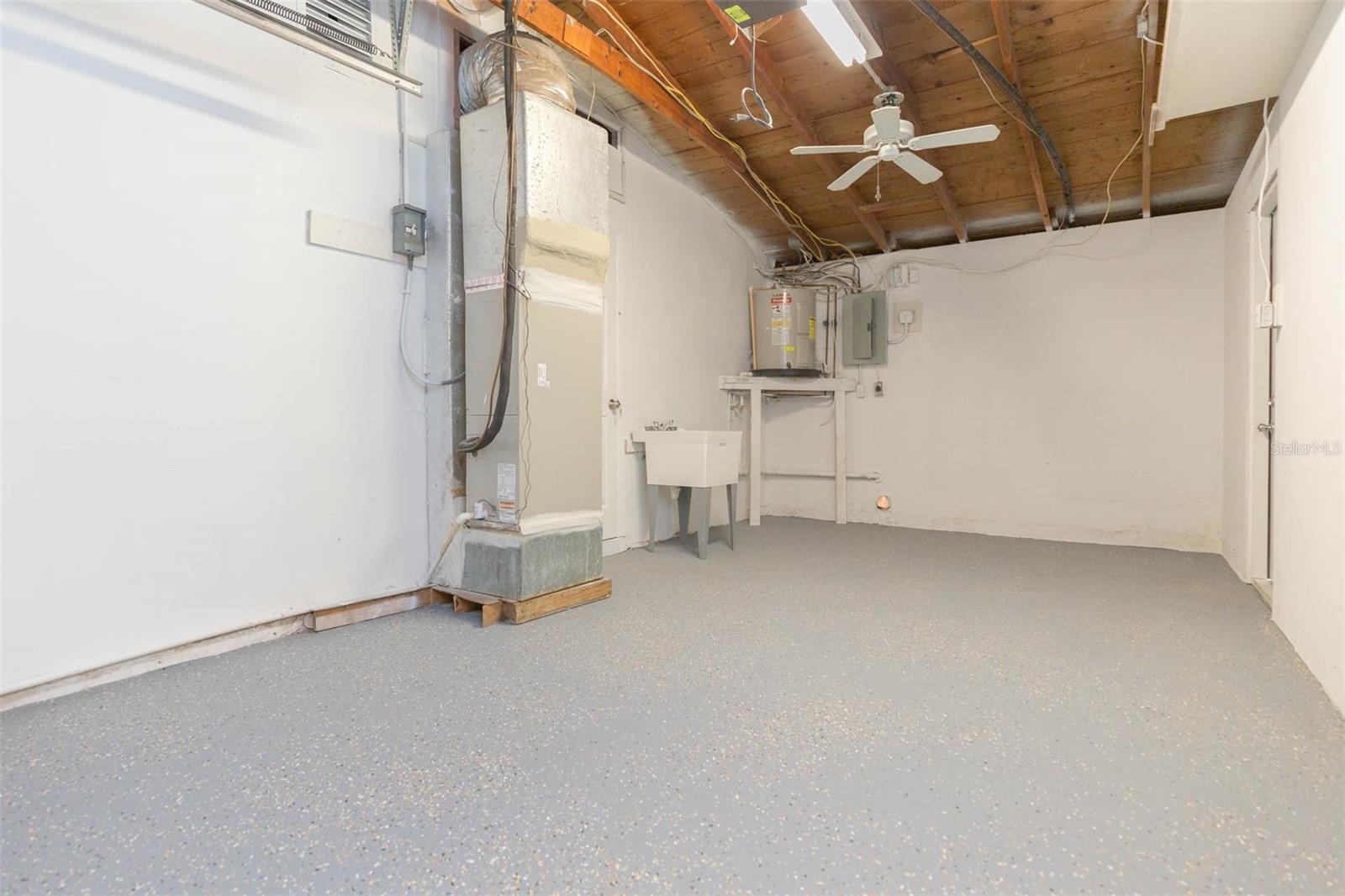 Image 22 of 25 For 12814 Kings Manor Avenue