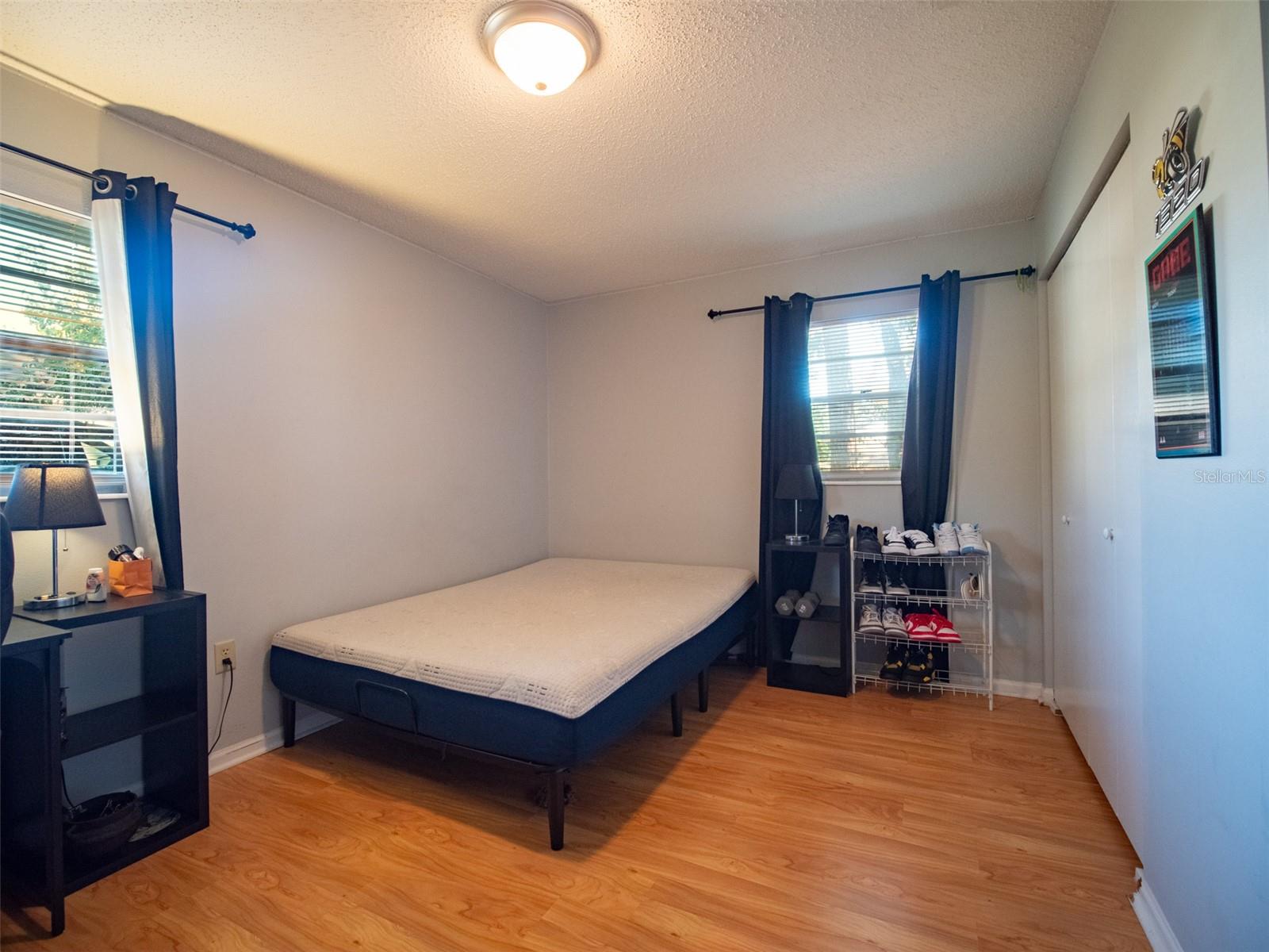 Listing photo id 11 for 248 Fabian Way