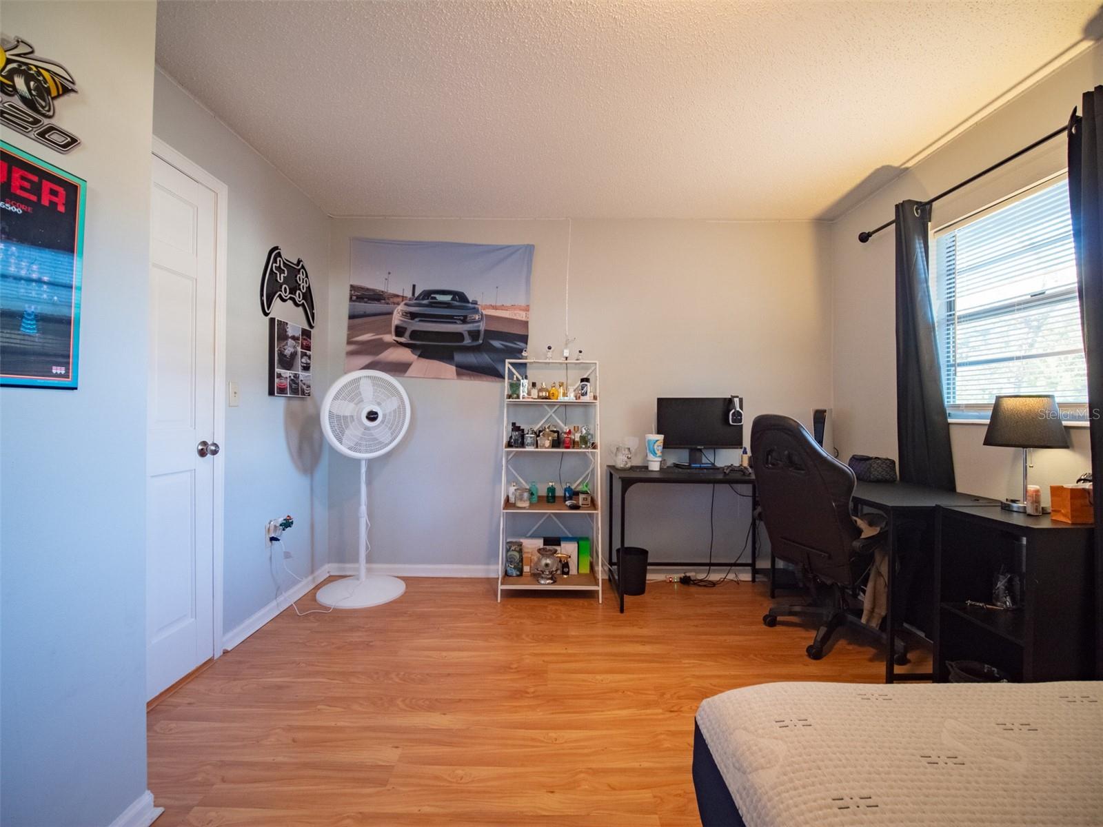 Listing photo id 12 for 248 Fabian Way