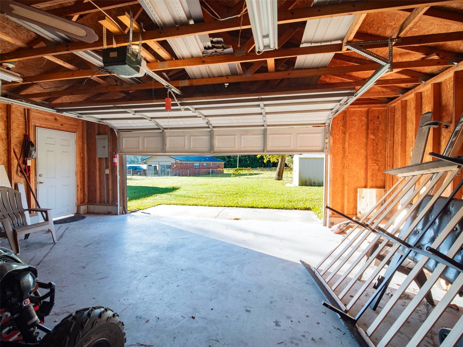 Listing photo id 18 for 248 Fabian Way