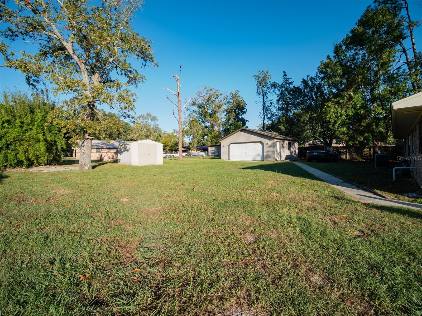 Listing photo id 20 for 248 Fabian Way