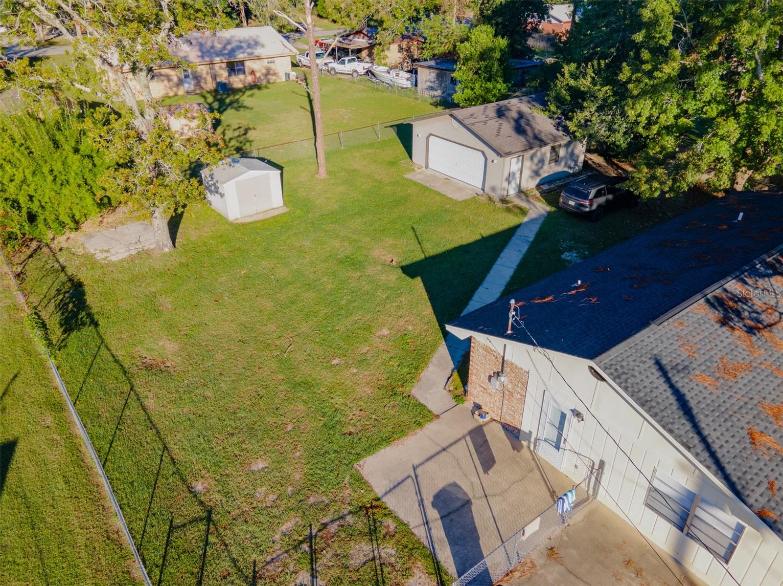 Listing photo id 1 for 248 Fabian Way