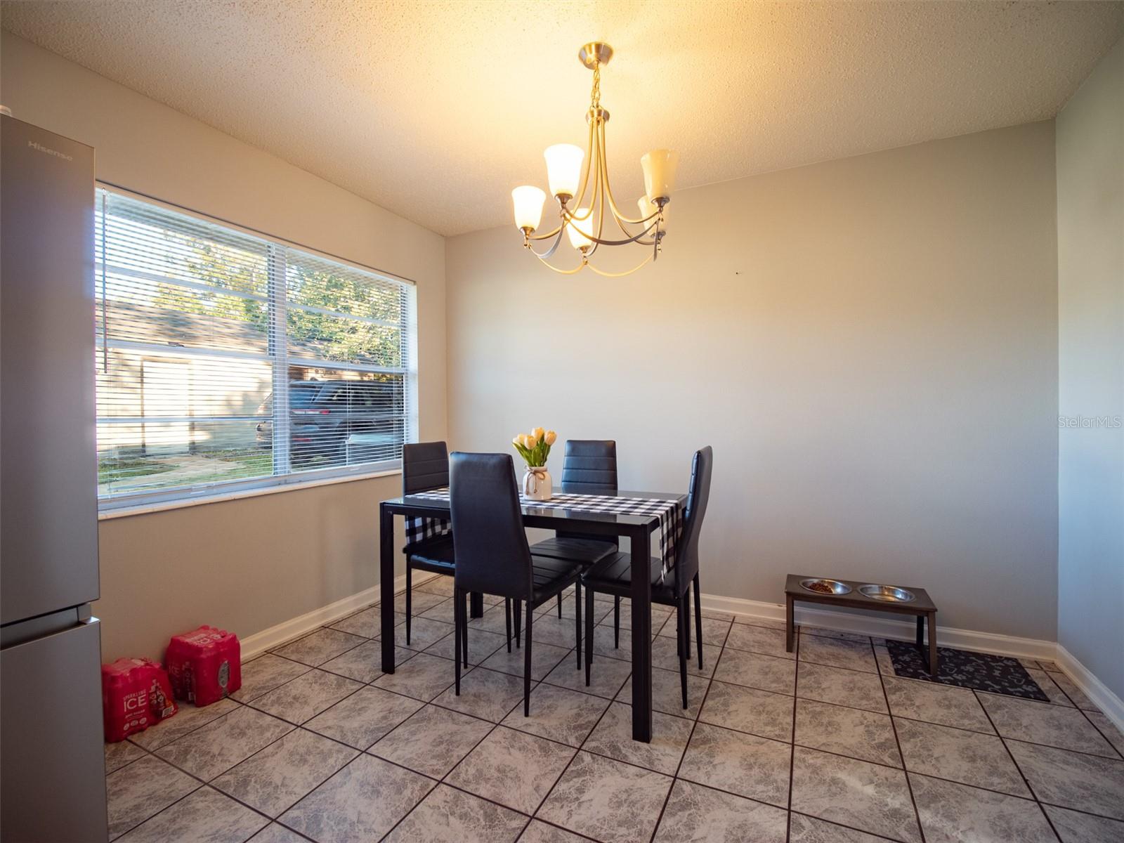 Listing photo id 6 for 248 Fabian Way