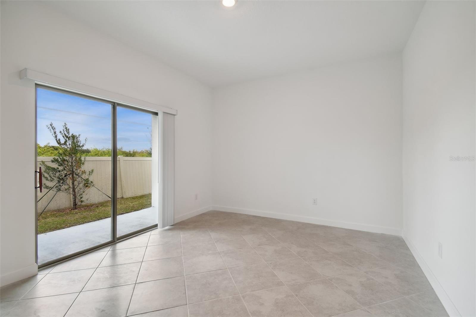 Image 17 of 80 For 8221 Corner Pine Way