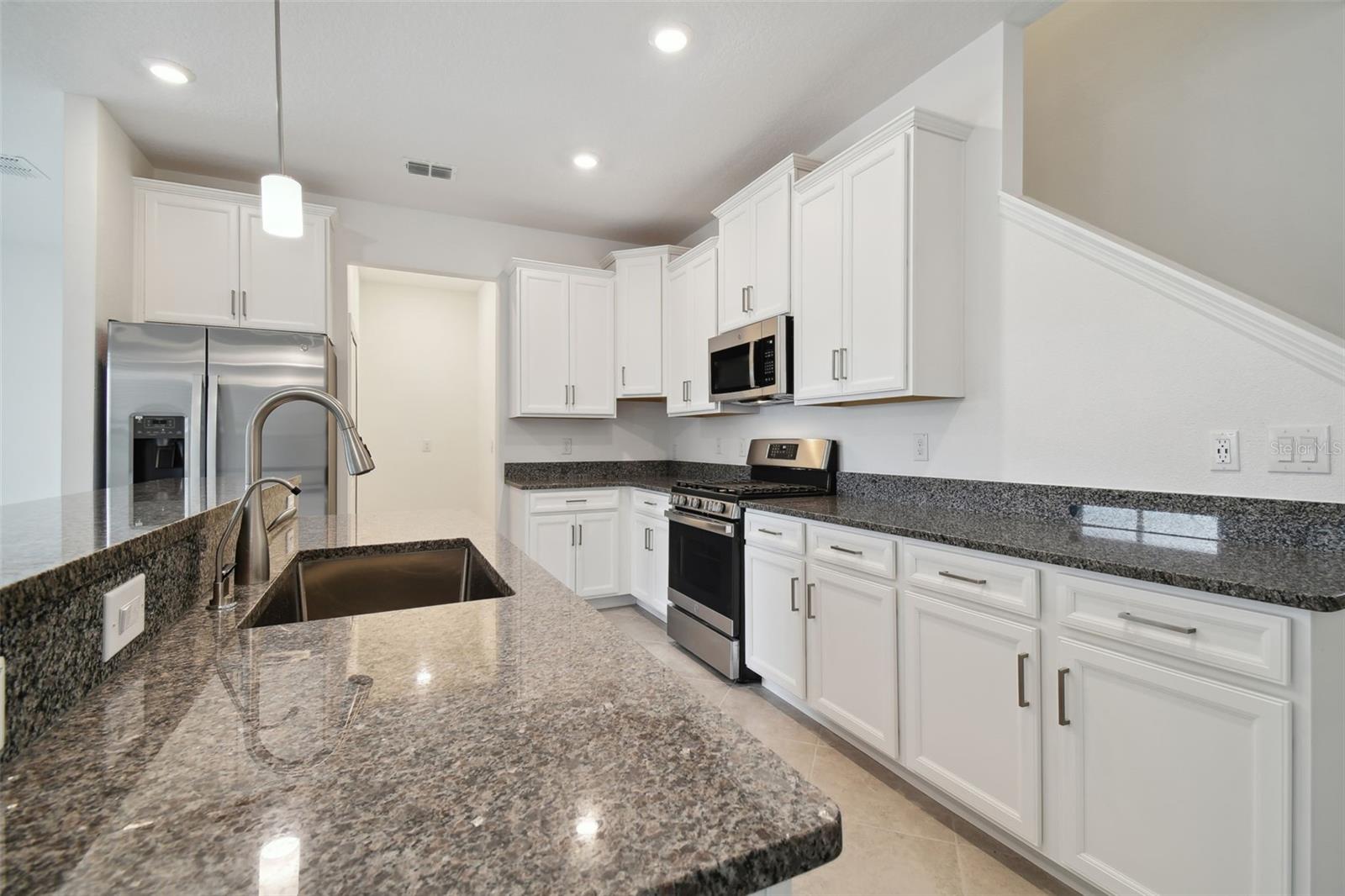 Image 7 of 80 For 8221 Corner Pine Way