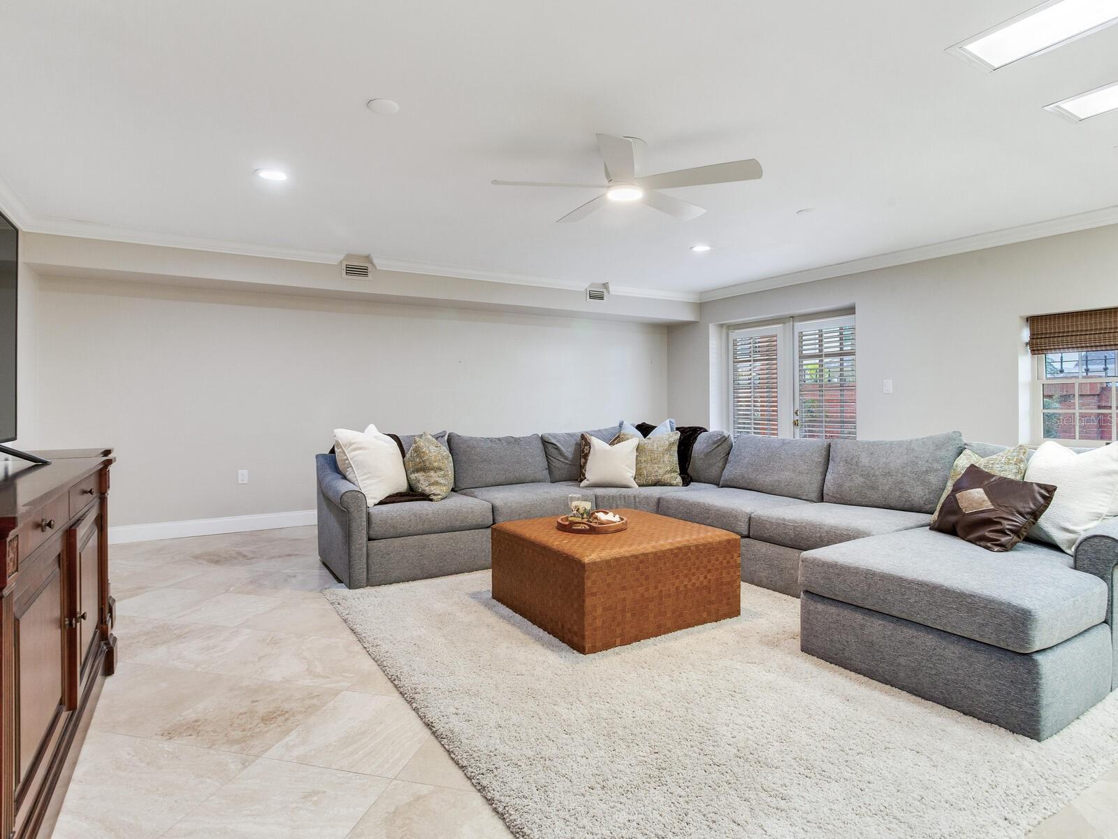 Image 68 of 85 For 5121 Nichol Street