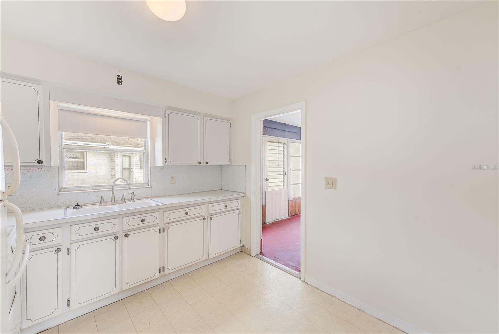 Image 11 of 32 For 4995 Trillium Court N