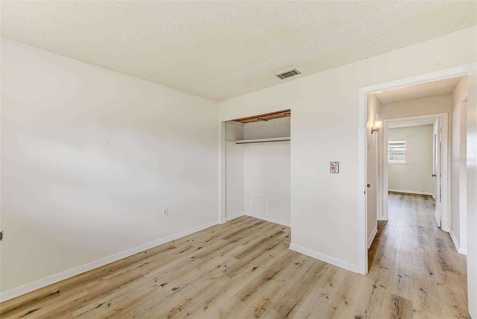 Image 16 of 32 For 4995 Trillium Court N