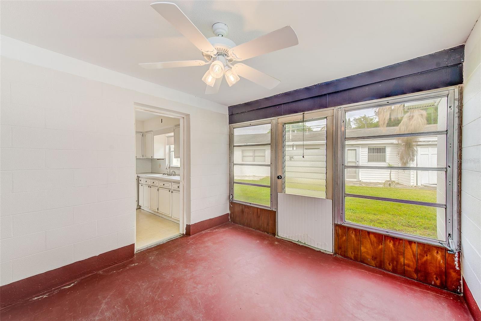 Image 18 of 32 For 4995 Trillium Court N