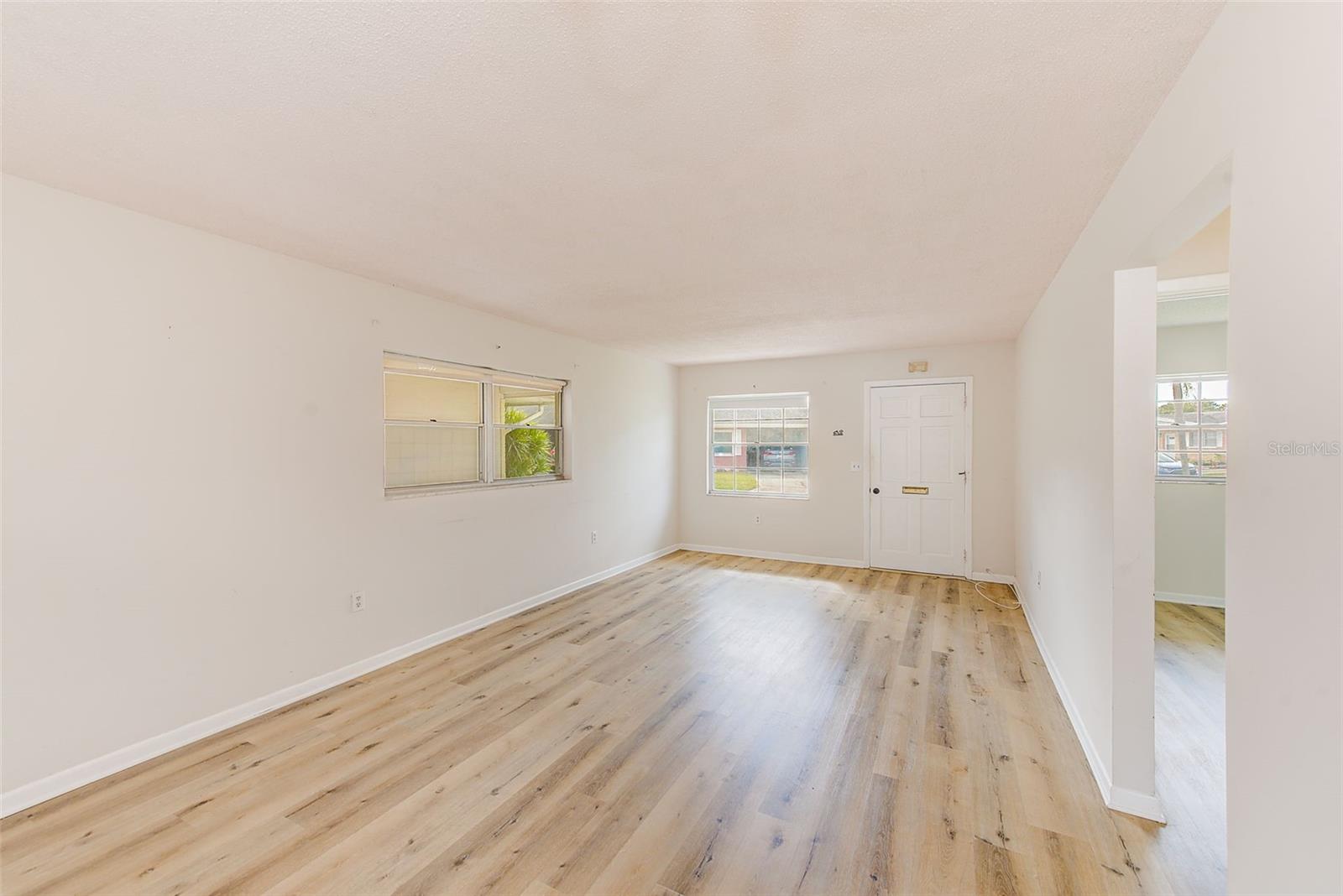 Image 6 of 32 For 4995 Trillium Court N