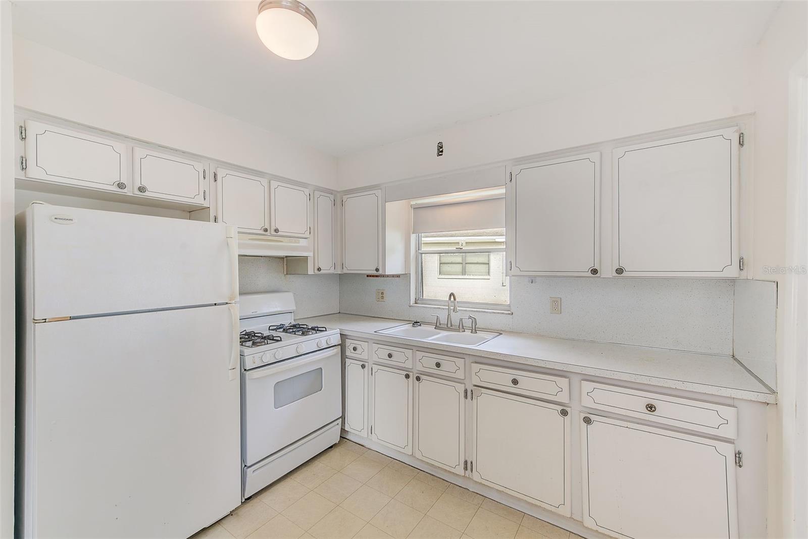 Image 9 of 32 For 4995 Trillium Court N