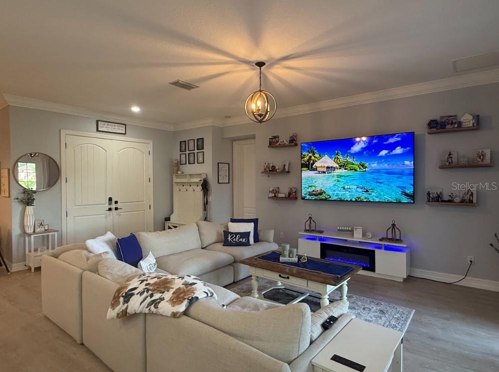 Image 31 of 47 For 9913 Hatton Circle