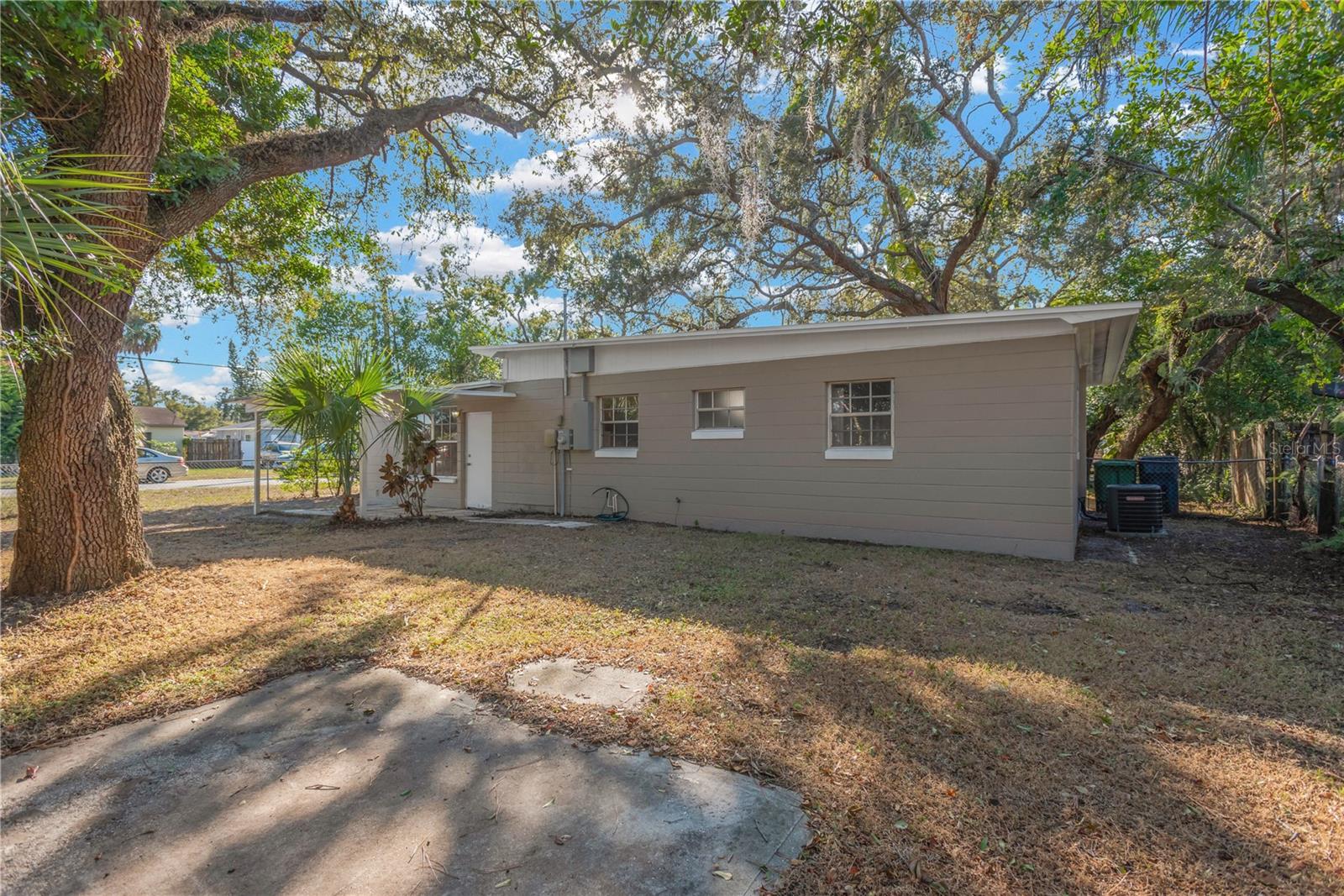 Image 23 of 27 For 10001 Ashley Street