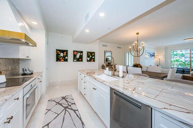 Image 11 of 18 For 11 Baymont Street 403