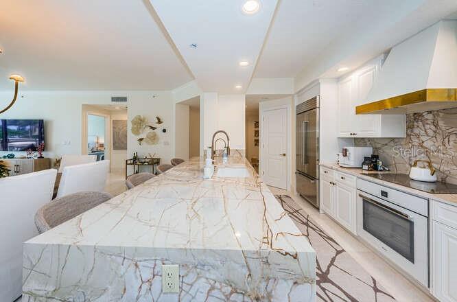 Image 12 of 18 For 11 Baymont Street 403