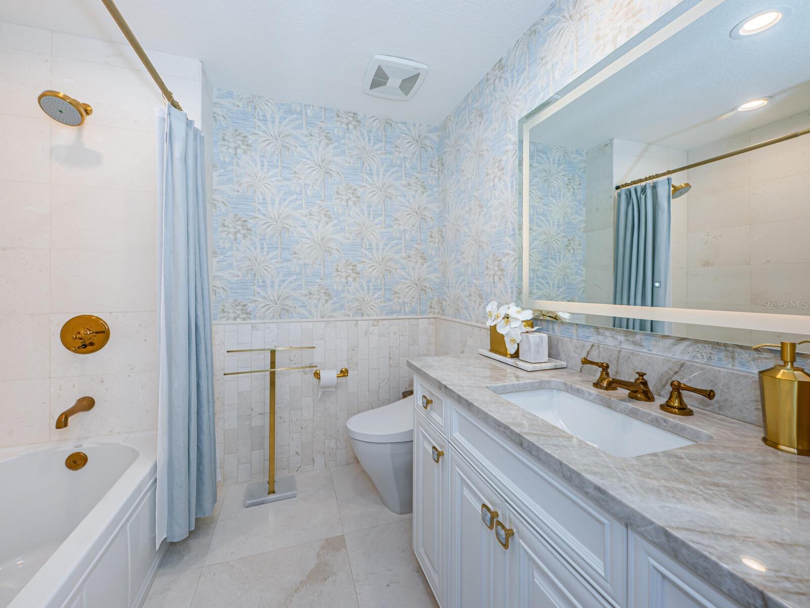 Image 17 of 18 For 11 Baymont Street 403