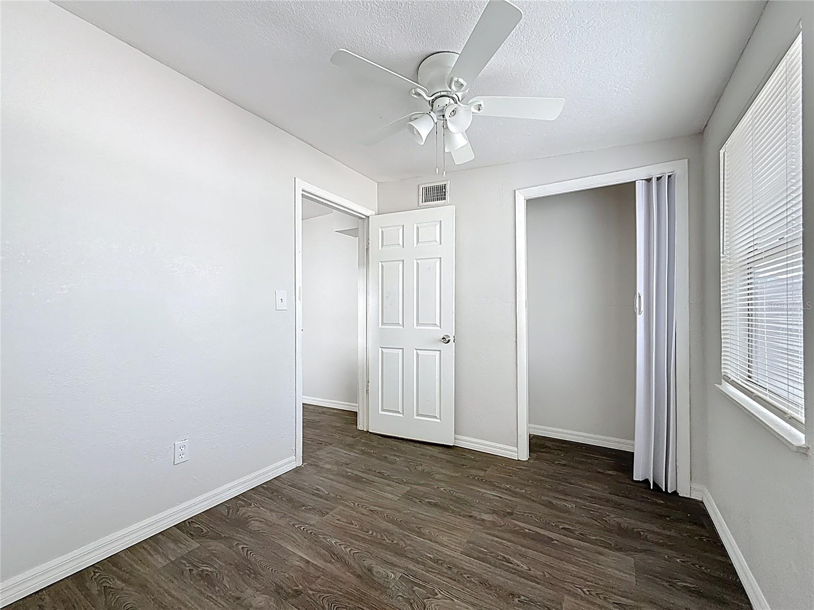 Image 14 of 26 For 618 17th Avenue S W