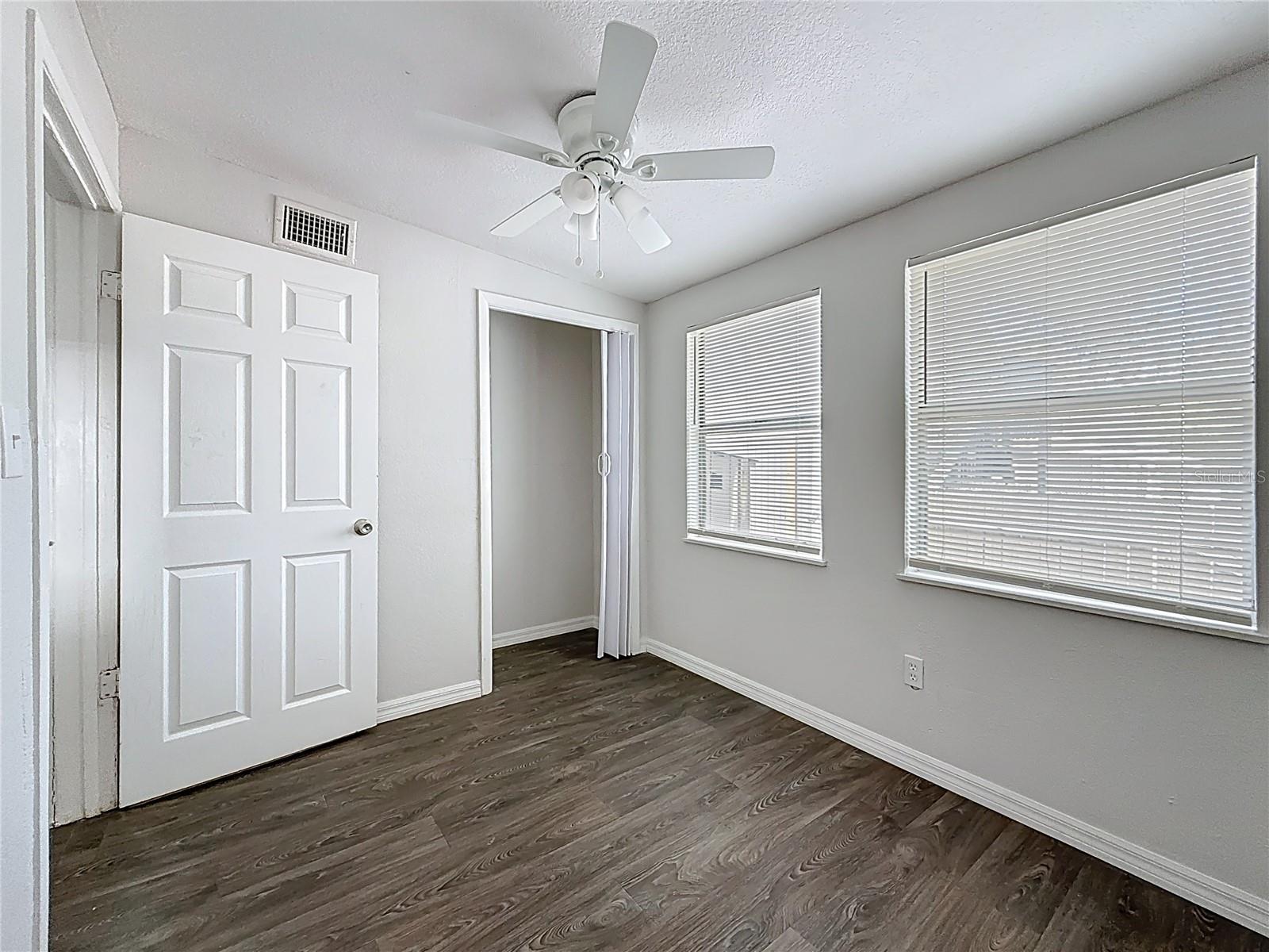 Image 15 of 26 For 618 17th Avenue S W