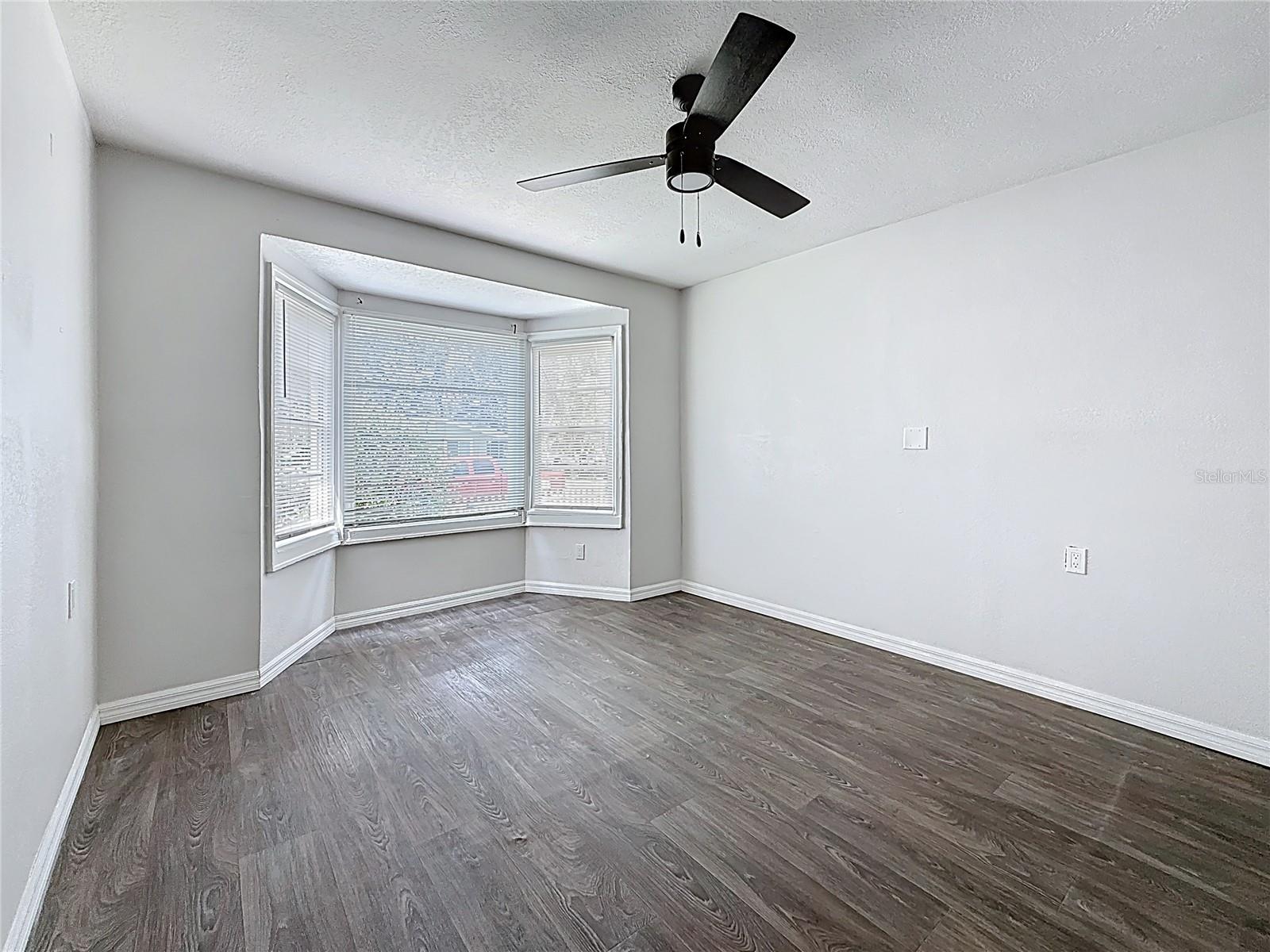 Image 21 of 26 For 618 17th Avenue S W