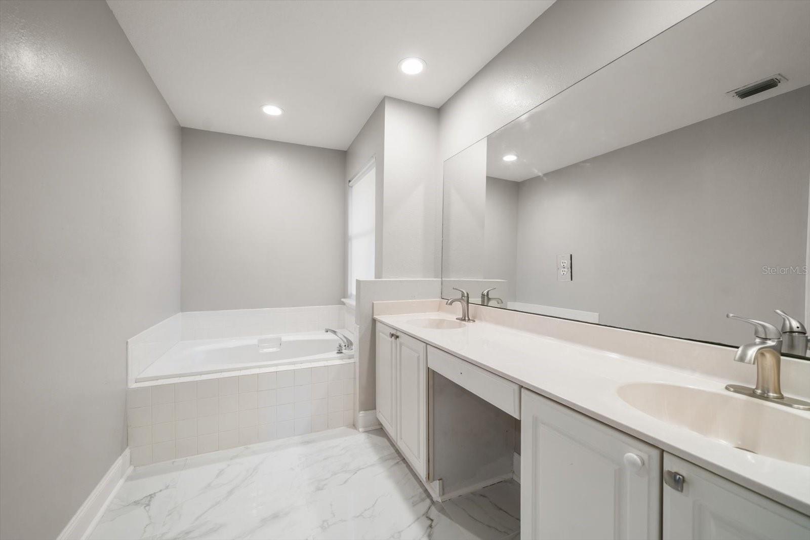 Image 25 of 54 For 1123 Shipwatch Circle