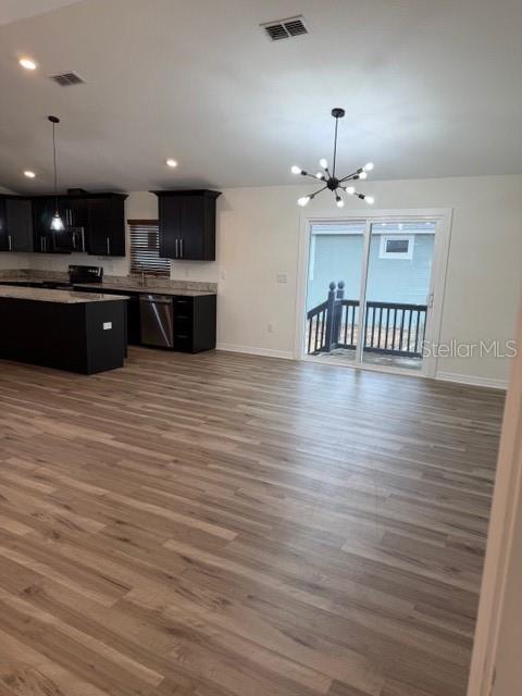 Listing photo id 0 for 902 Alsobrook Street