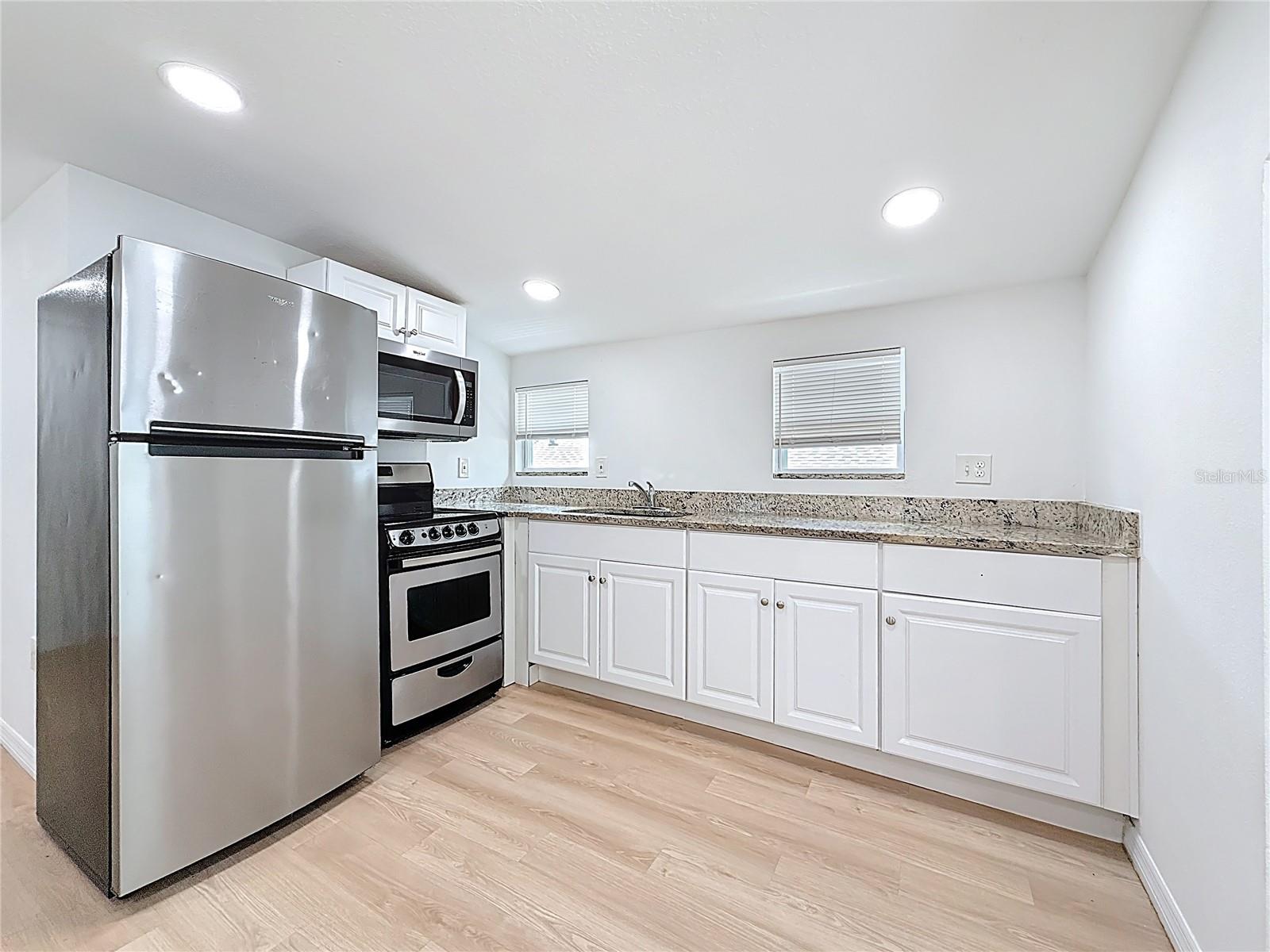 Image 11 of 23 For 618 17th Avenue S N