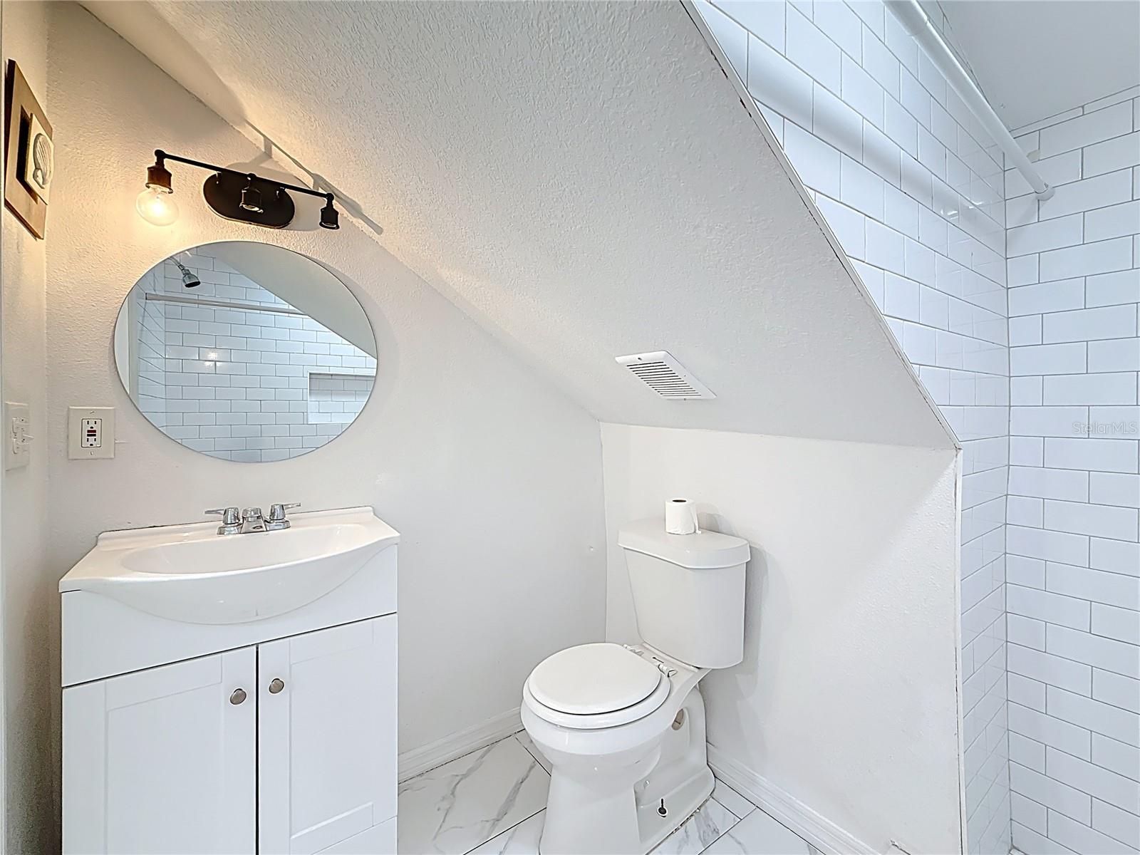 Image 22 of 23 For 618 17th Avenue S N