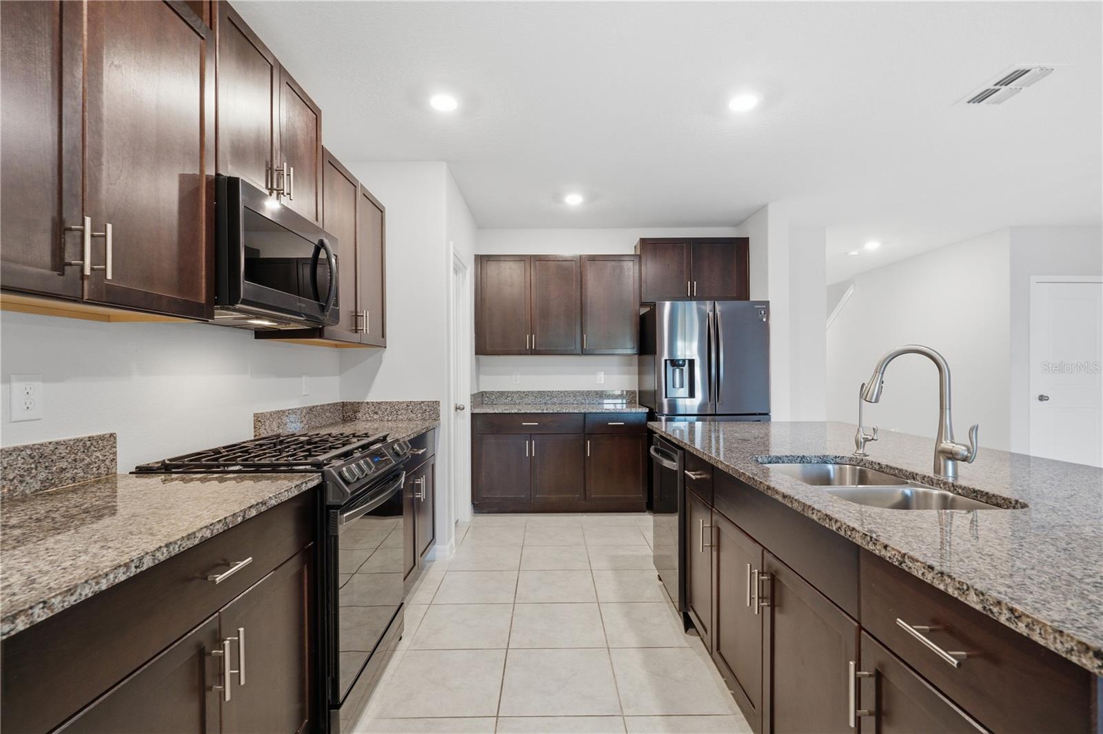 Image 7 of 19 For 5223 Dandelion Street