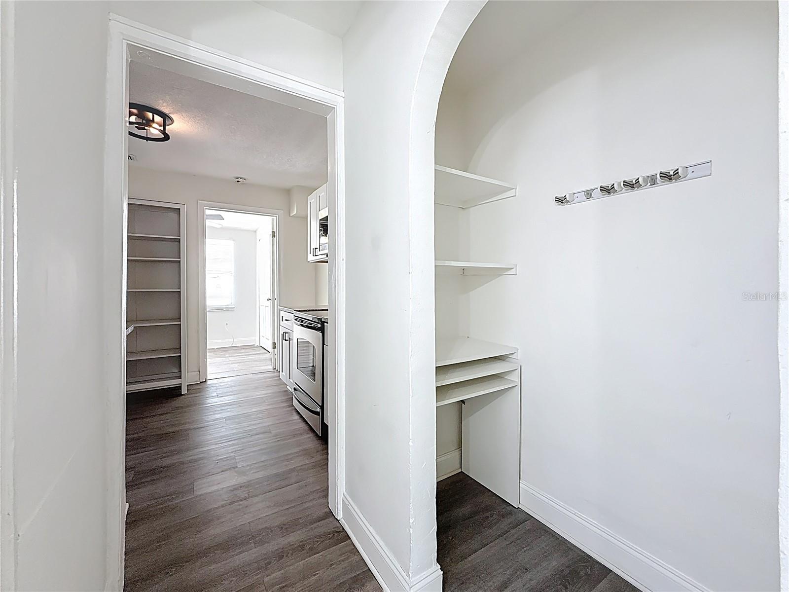 Image 11 of 28 For 618 17th Avenue S E