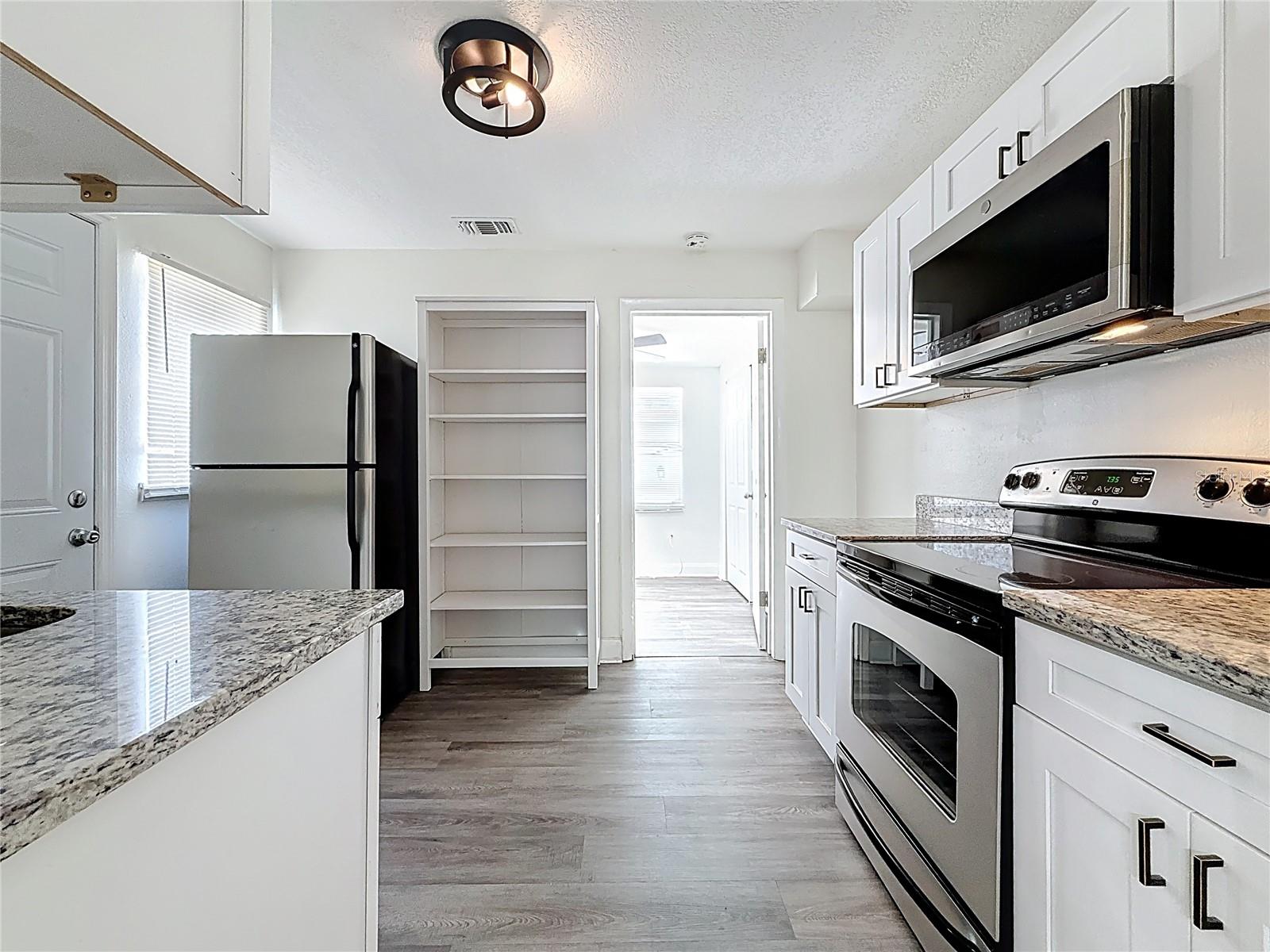 Image 13 of 28 For 618 17th Avenue S E