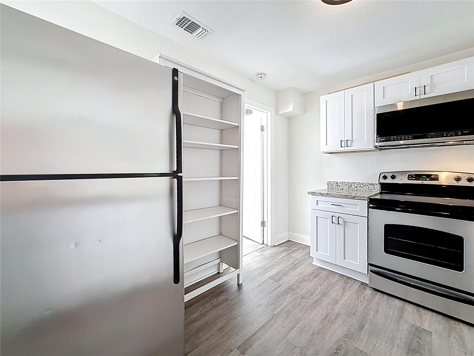 Image 15 of 28 For 618 17th Avenue S E