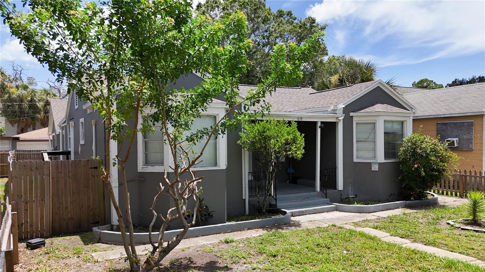 Image 2 of 28 For 618 17th Avenue S E