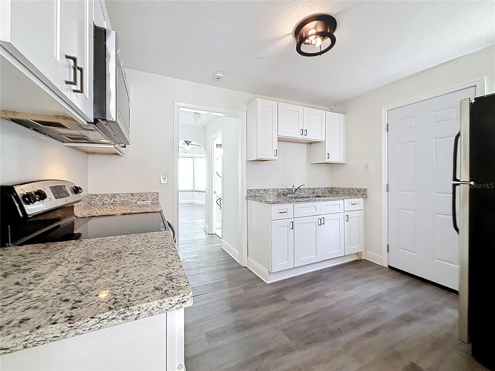 Image 21 of 28 For 618 17th Avenue S E