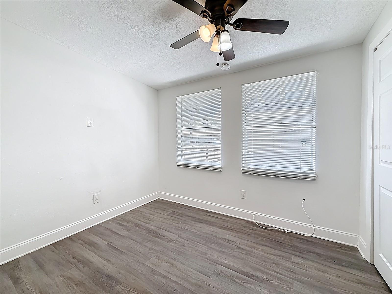 Image 22 of 28 For 618 17th Avenue S E