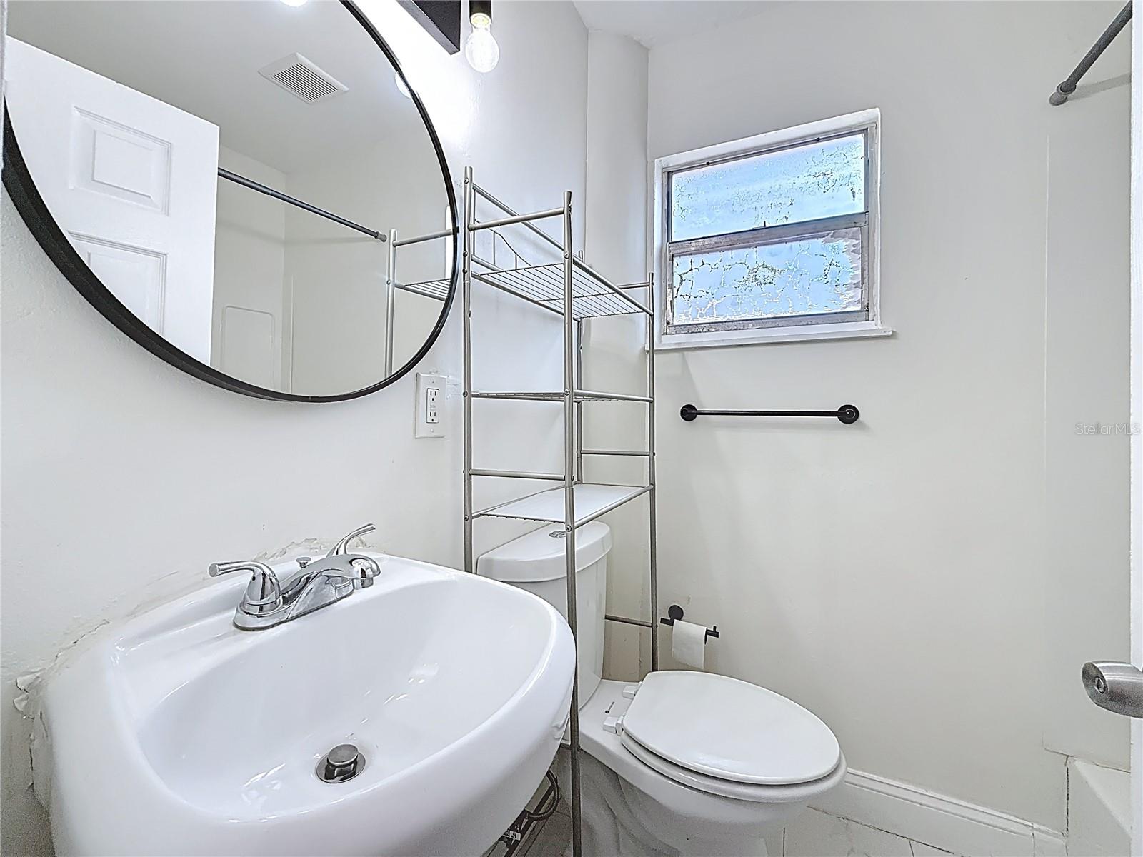 Image 26 of 28 For 618 17th Avenue S E