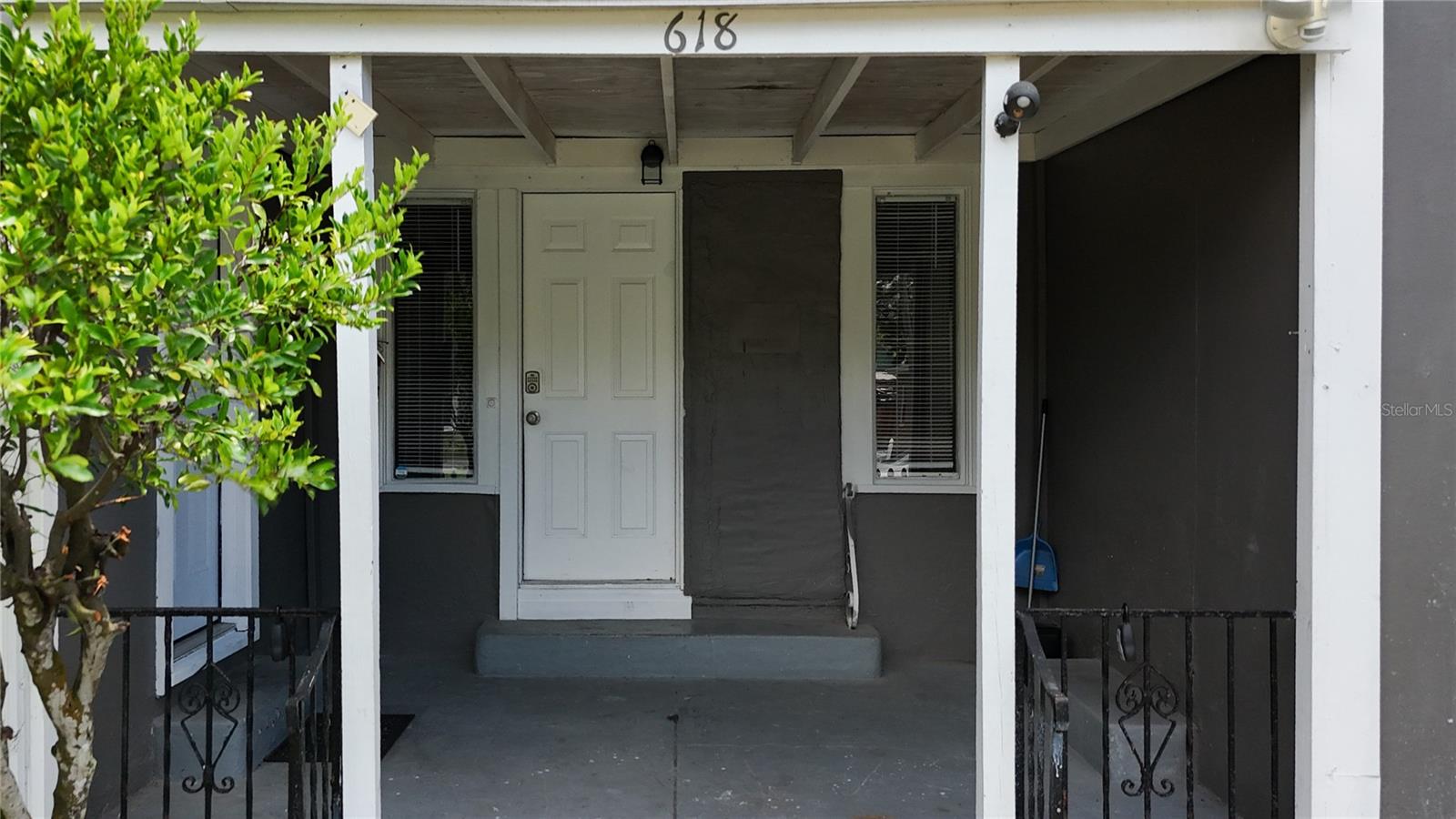 Image 3 of 28 For 618 17th Avenue S E